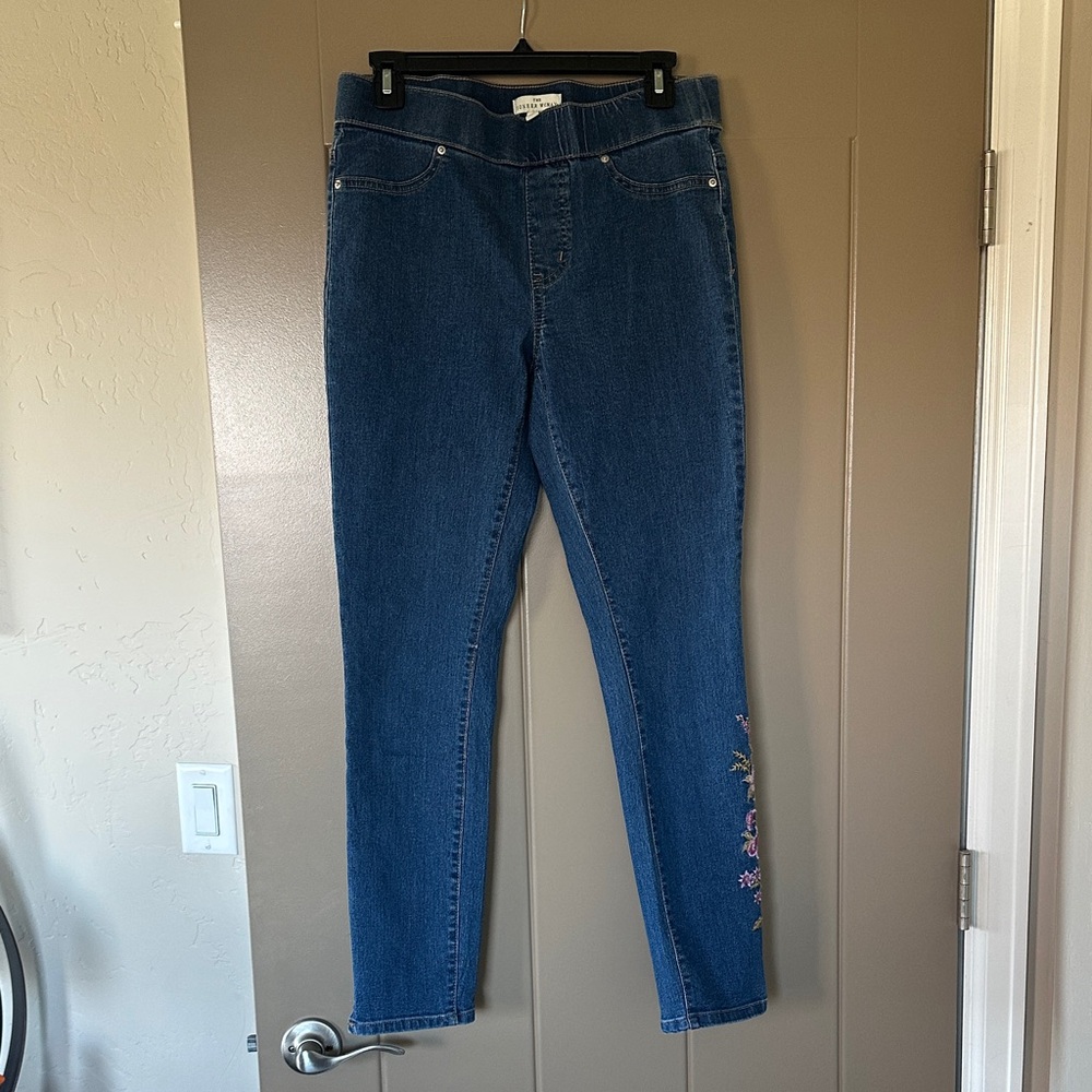 The Pioneer Woman Blue Skinny Jeans with Floral Embroidery